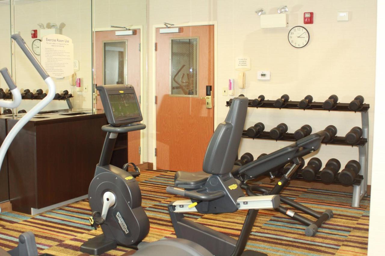 Fairfield Inn & Suites By Marriott Fairmont Bagian luar foto