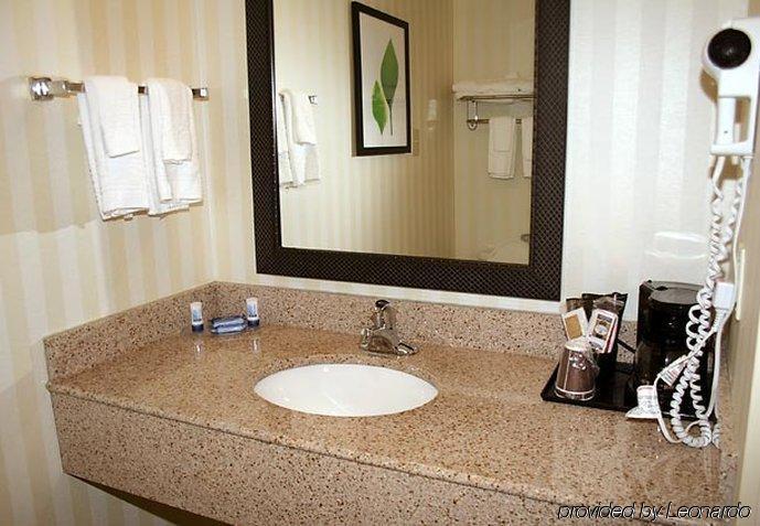 Fairfield Inn & Suites By Marriott Fairmont Ruang foto